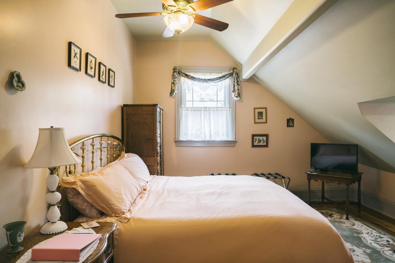 Hummingbird Bed & Breakfast